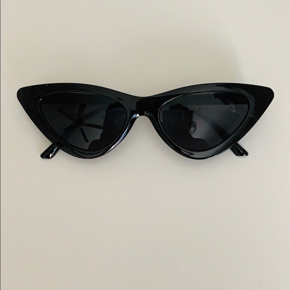 Cat Eye Sunglasses in Black - Picture 2 of 3